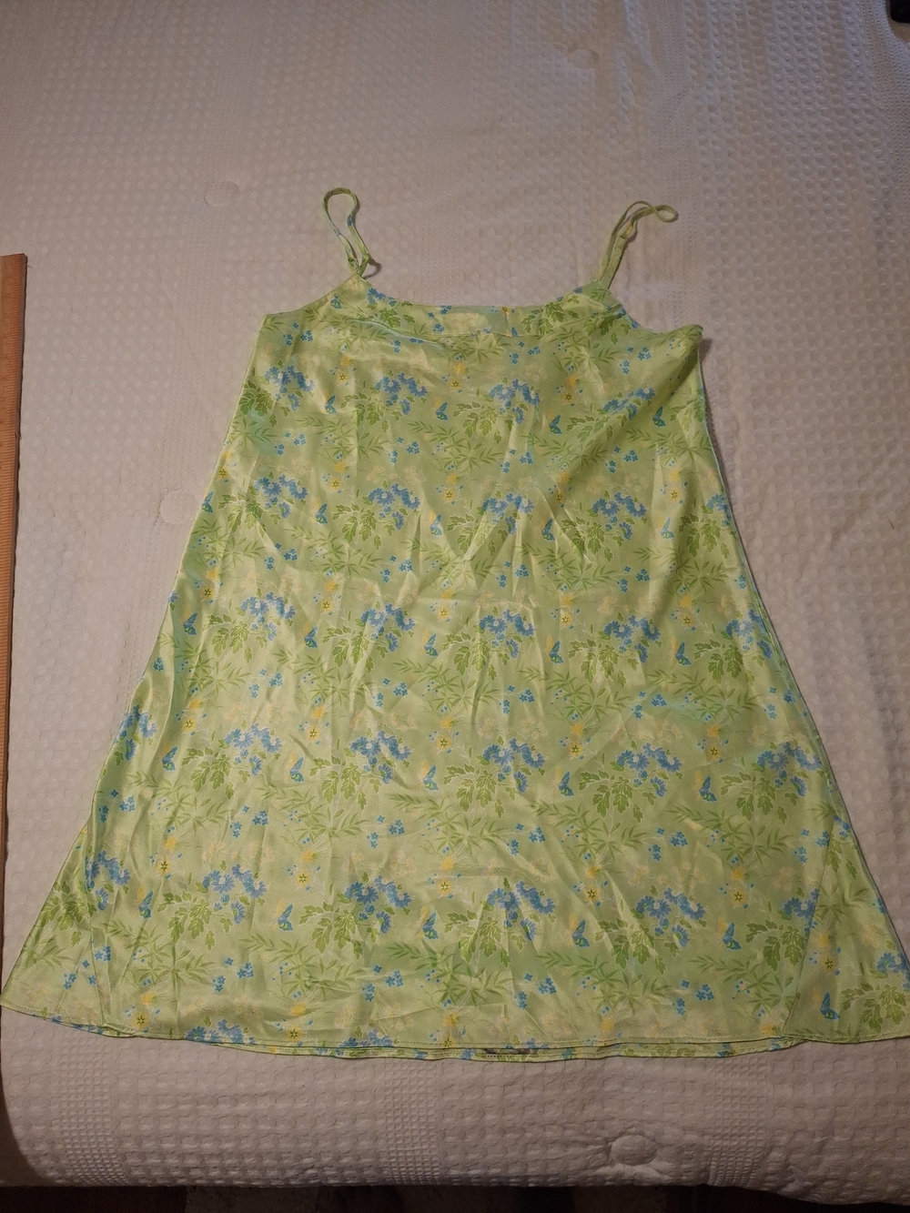 Cabernet Women’s Light Green Floral Sleepwear Top - M